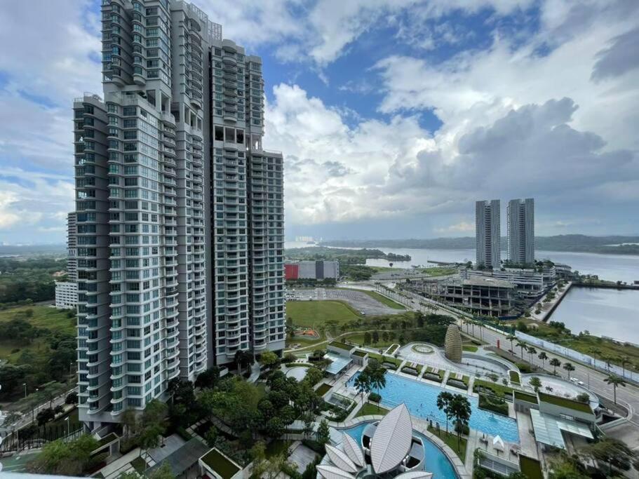 Teega Suites Seaview By Vdo Homestay Нусаяя Екстер'єр фото